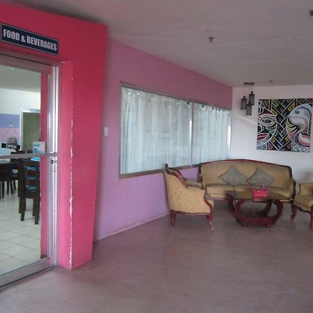 Middle Town Inn Bacolod Extérieur photo