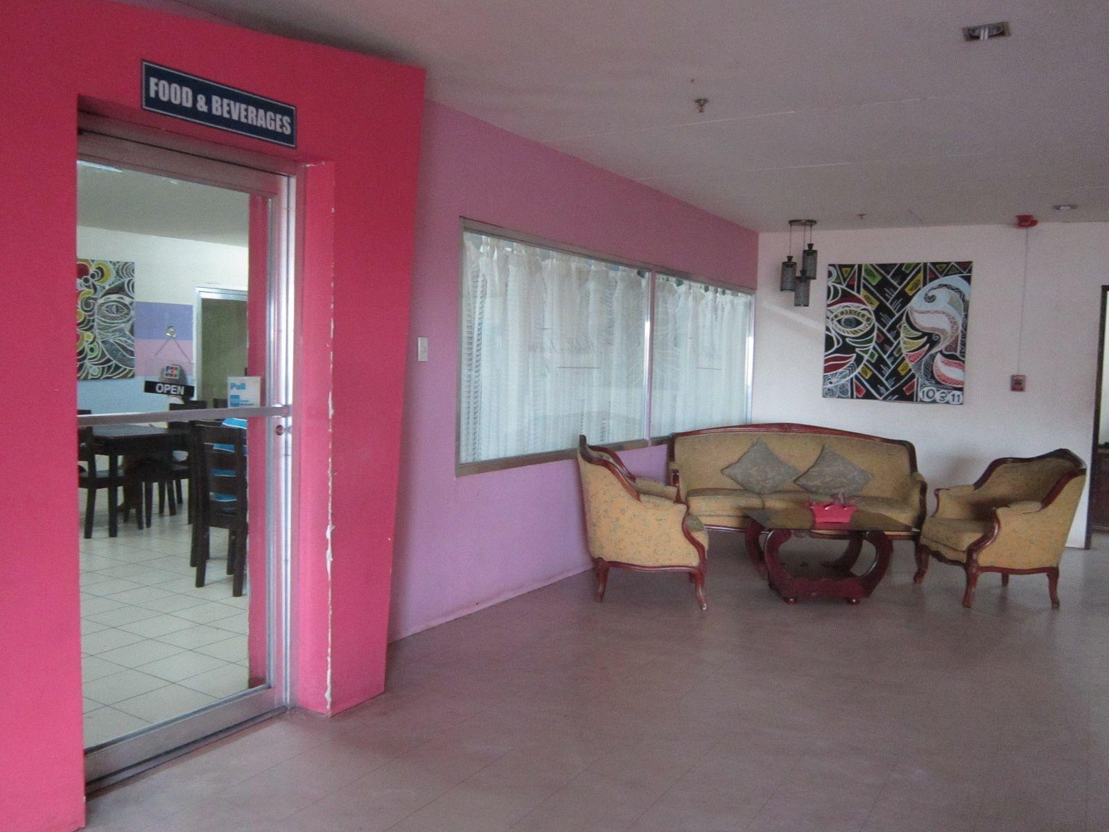 Middle Town Inn Bacolod Extérieur photo